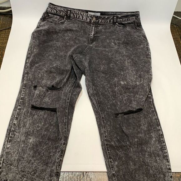 Est. 1946 Women's Acid Wash Denim Ripped Raw Hem Relaxed Jeans Gray Size 22W - Picture 1 of 10